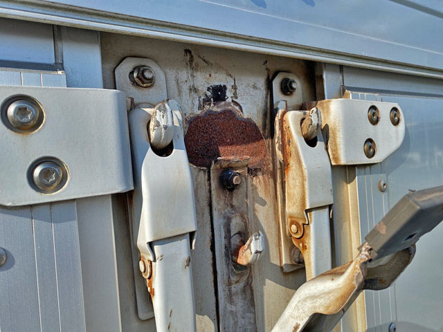 UDトラックスクオンアルミウイング大型（10t）[写真16]