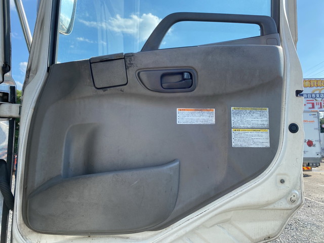 UDトラックスクオンアルミウイング大型（10t）[写真25]