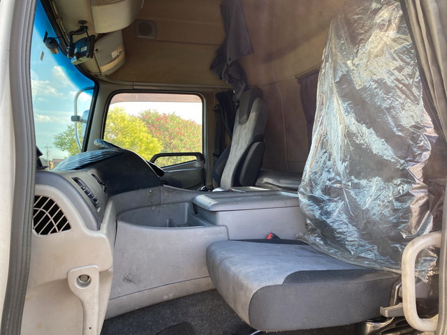 UDトラックスクオンアルミウイング大型（10t）[写真26]