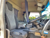 UDトラックスクオンアルミウイング大型（10t）[写真27]