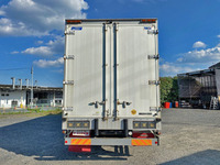 UDトラックスクオンアルミウイング大型（10t）[写真09]