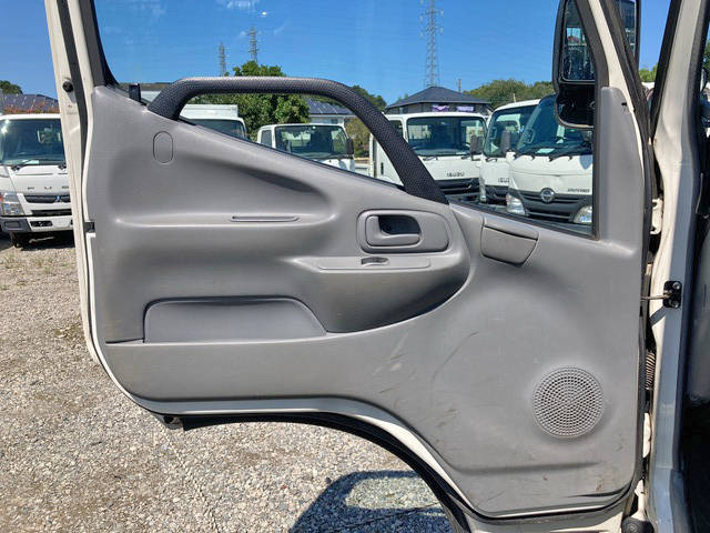 日野デュトロ平ボディ小型（2t・3t）[写真25]