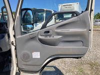 日野デュトロ平ボディ小型（2t・3t）[写真26]