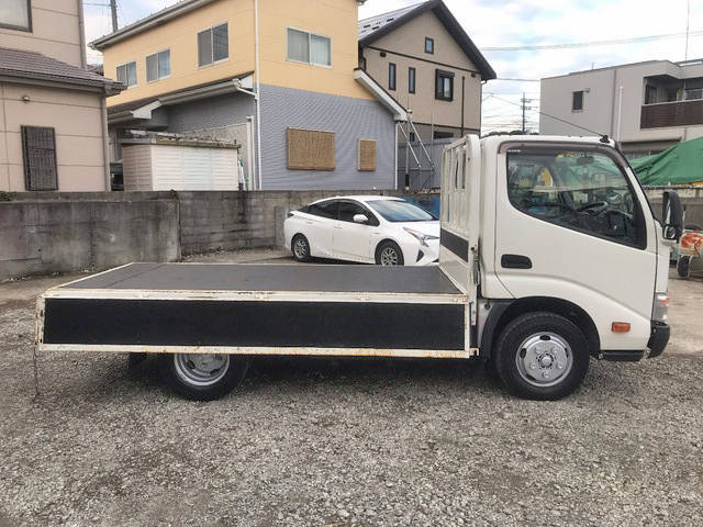 日野デュトロ平ボディ小型（2t・3t）[写真08]