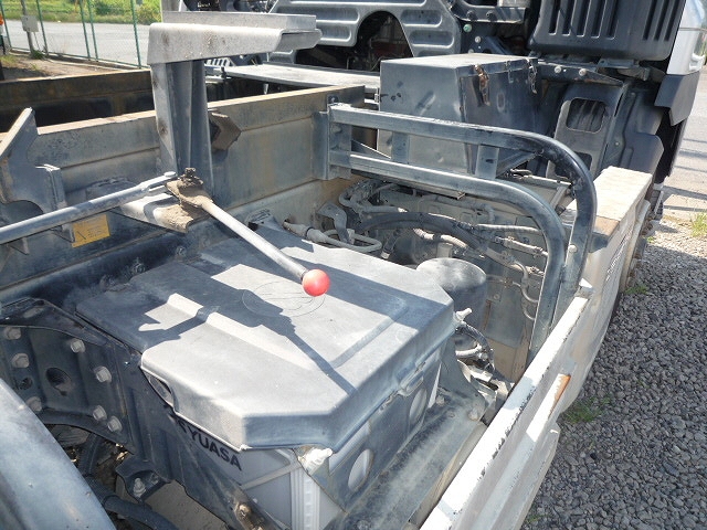 日野プロフィアダンプ大型（10t）[写真16]