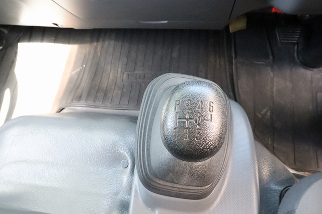 いすゞエルフアルミウイング小型（2t・3t）[写真23]