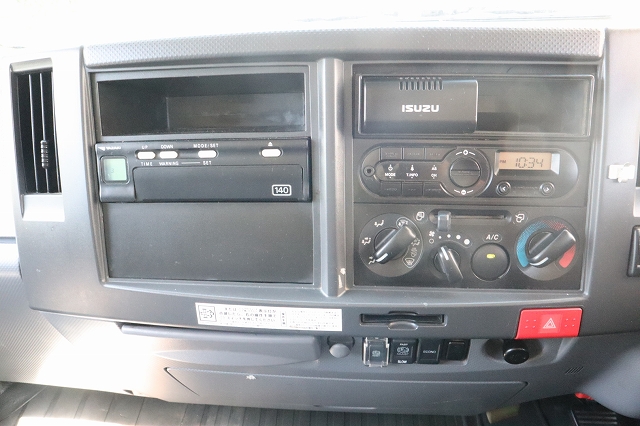 いすゞエルフアルミウイング小型（2t・3t）[写真24]