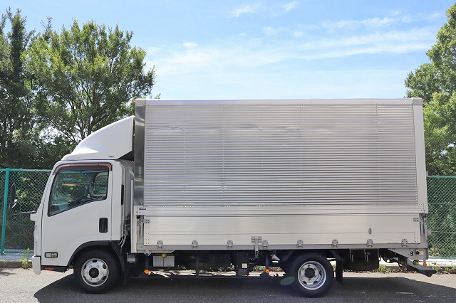 いすゞエルフアルミウイング小型（2t・3t）[写真03]