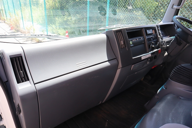 いすゞエルフアルミウイング小型（2t・3t）[写真09]