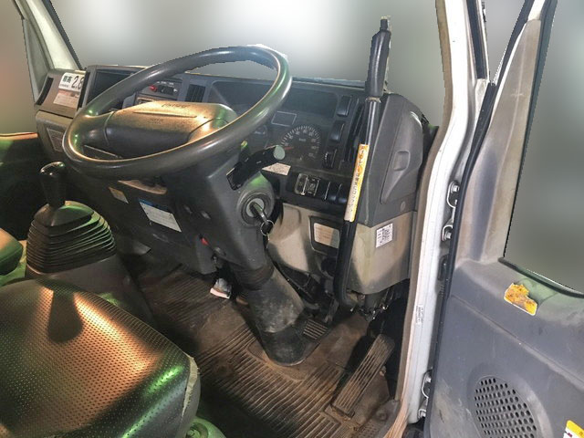 いすゞエルフ高所作業車小型（2t・3t）[写真24]