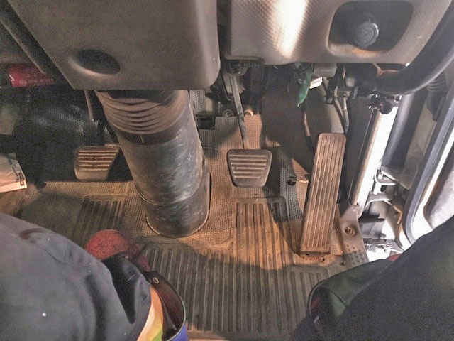 いすゞエルフ高所作業車小型（2t・3t）[写真29]