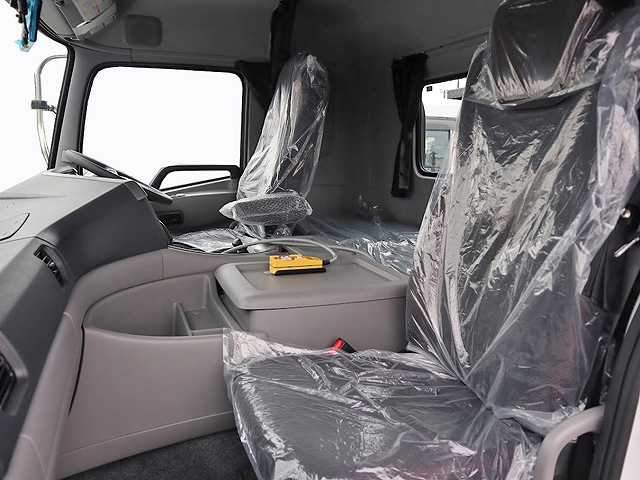 UDトラックスクオンコンテナ専用車大型（10t）[写真11]