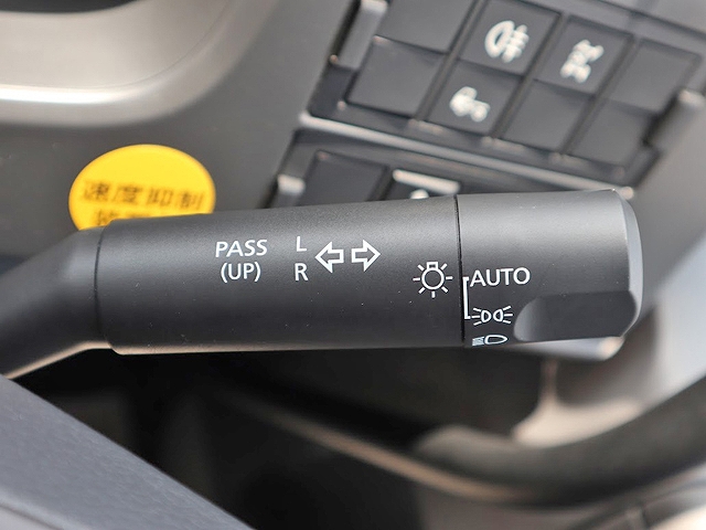 UDトラックスクオンコンテナ専用車大型（10t）[写真14]