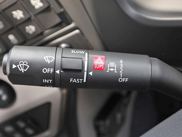 UDトラックスクオンコンテナ専用車大型（10t）[写真15]