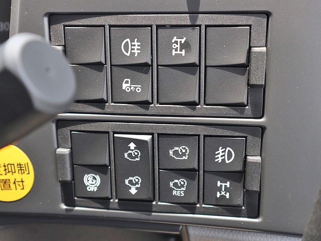 UDトラックスクオンコンテナ専用車大型（10t）[写真16]