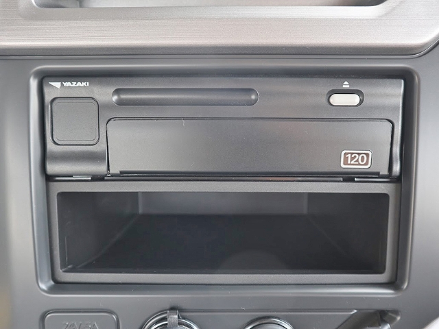 UDトラックスクオンコンテナ専用車大型（10t）[写真20]