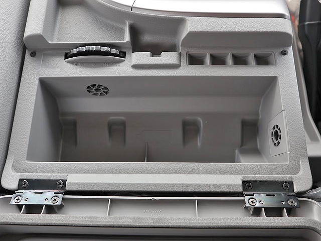 UDトラックスクオンコンテナ専用車大型（10t）[写真25]