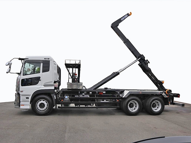 UDトラックスクオンコンテナ専用車大型（10t）[写真05]