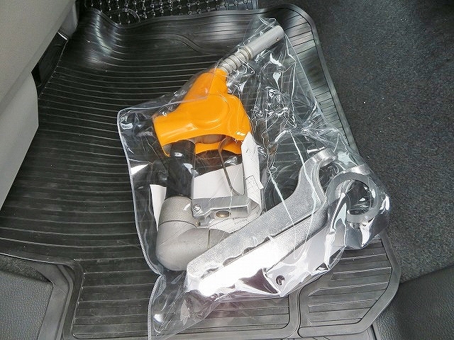 三菱ふそうキャンタータンク車（タンクローリー）小型（2t・3t）[写真15]