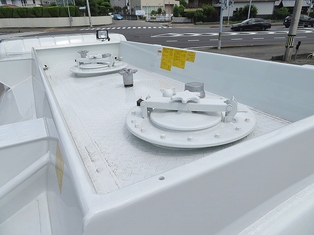 三菱ふそうキャンタータンク車（タンクローリー）小型（2t・3t）[写真16]