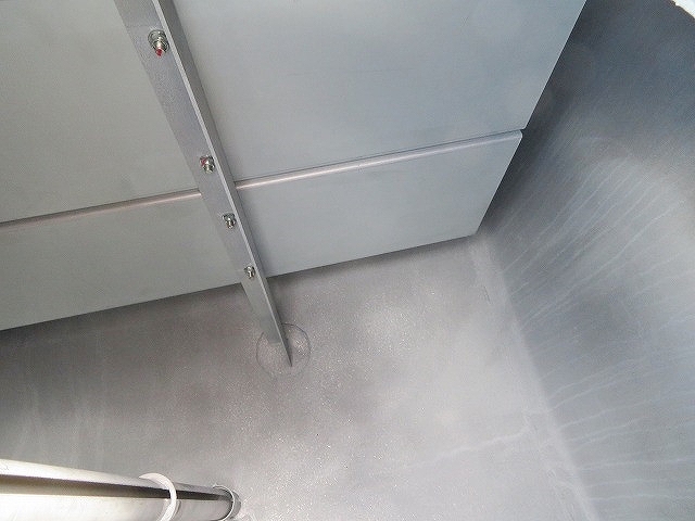 三菱ふそうキャンタータンク車（タンクローリー）小型（2t・3t）[写真18]