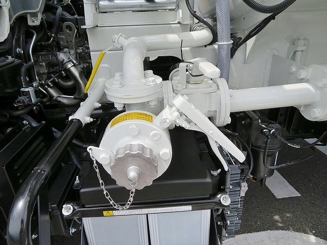 三菱ふそうキャンタータンク車（タンクローリー）小型（2t・3t）[写真26]