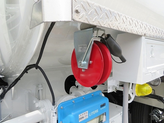 三菱ふそうキャンタータンク車（タンクローリー）小型（2t・3t）[写真27]