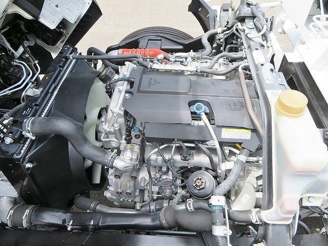 三菱ふそうキャンタータンク車（タンクローリー）小型（2t・3t）[写真32]