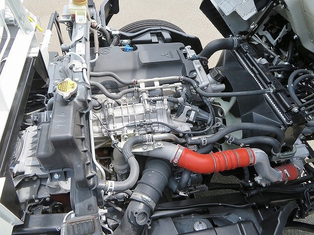 三菱ふそうキャンタータンク車（タンクローリー）小型（2t・3t）[写真33]