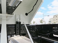 三菱ふそうキャンタータンク車（タンクローリー）小型（2t・3t）[写真35]