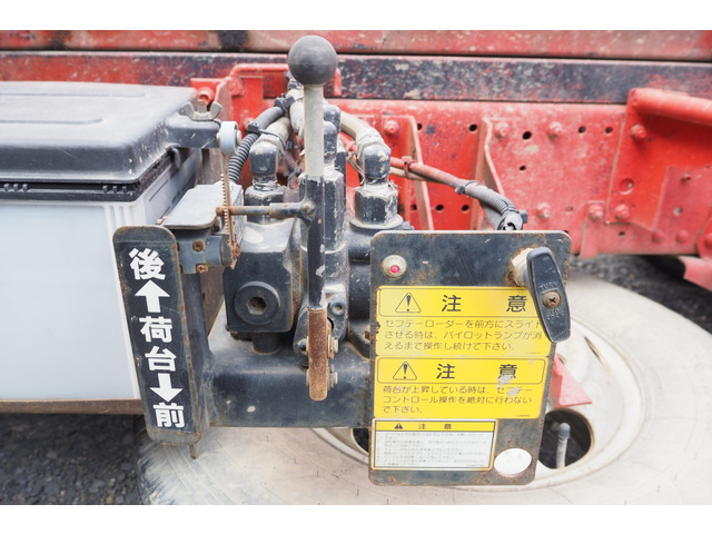 いすゞエルフローダーダンプ小型（2t・3t）[写真12]