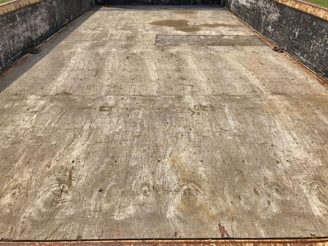 いすゞエルフ平ボディ小型（2t・3t）[写真10]