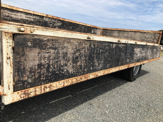 いすゞエルフ平ボディ小型（2t・3t）[写真13]