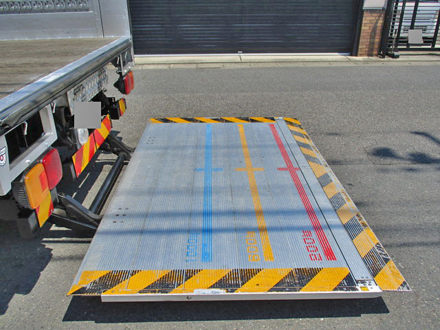 日野レンジャーアルミブロック中型（4t）[写真09]