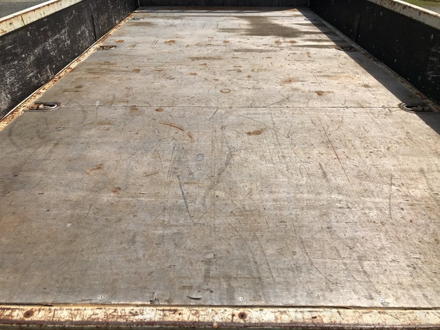 いすゞエルフ平ボディ小型（2t・3t）[写真10]