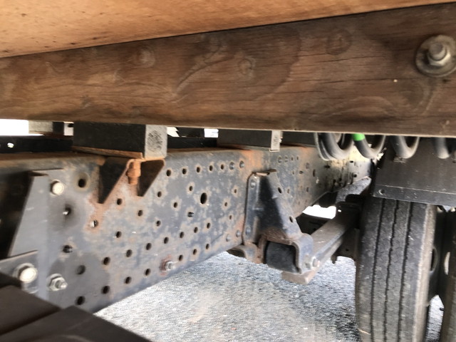 いすゞエルフ平ボディ小型（2t・3t）[写真17]