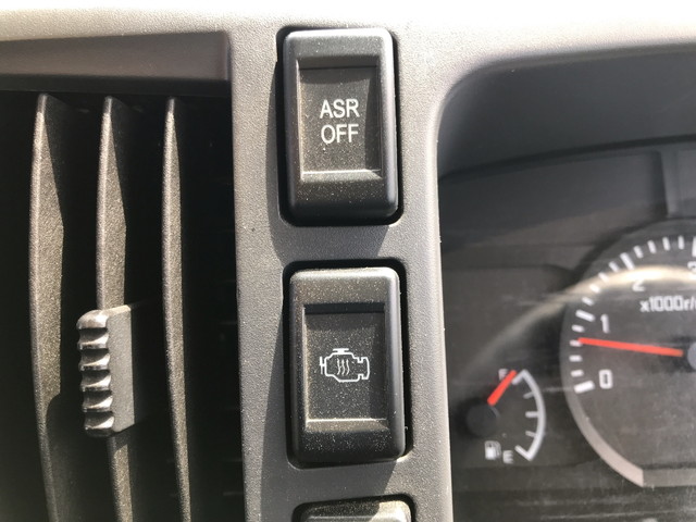 いすゞエルフ平ボディ小型（2t・3t）[写真30]