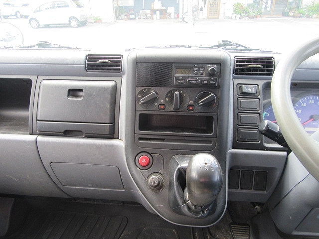 三菱ふそうキャンタークレーン3段小型（2t・3t）[写真29]