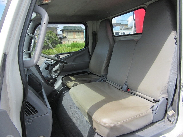 三菱ふそうキャンタークレーン3段小型（2t・3t）[写真31]