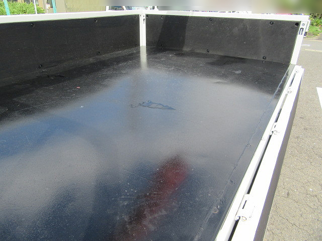 三菱ふそうキャンタークレーン3段小型（2t・3t）[写真09]