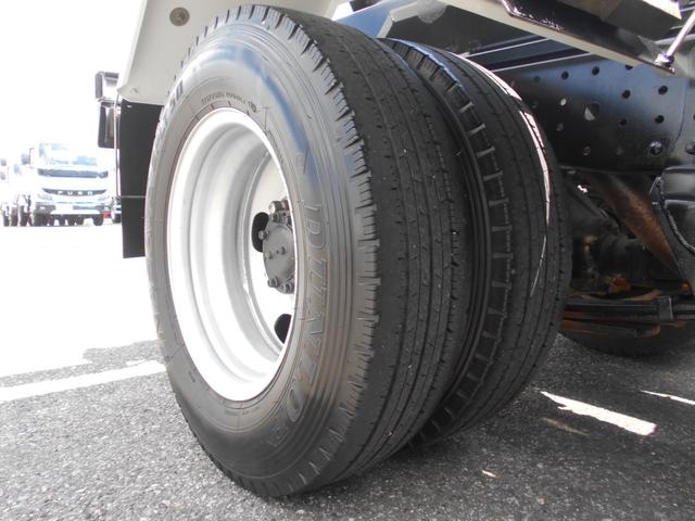 三菱ふそうキャンターコンテナ専用車小型（2t・3t）[写真18]