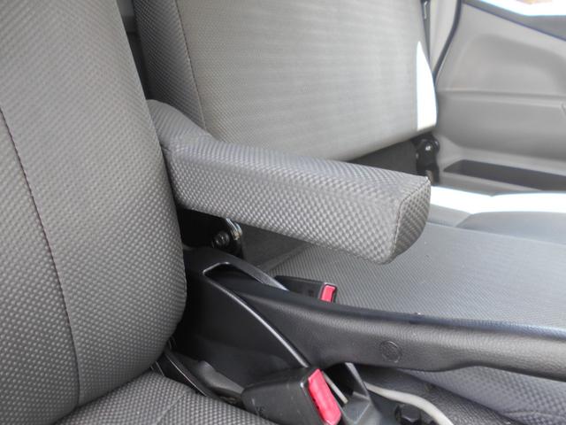 三菱ふそうキャンターコンテナ専用車小型（2t・3t）[写真27]