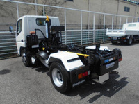 三菱ふそうキャンターコンテナ専用車小型（2t・3t）[写真02]