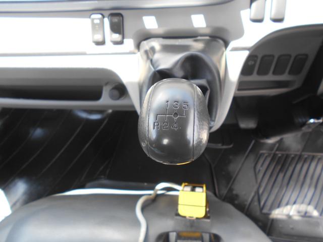 三菱ふそうキャンターコンテナ専用車小型（2t・3t）[写真36]