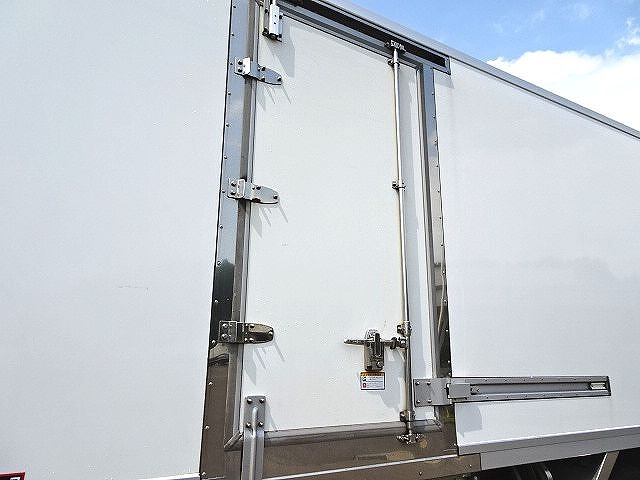 日野レンジャー冷凍車（冷蔵車）中型（4t）[写真05]