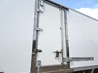 日野レンジャー冷凍車（冷蔵車）中型（4t）[写真05]