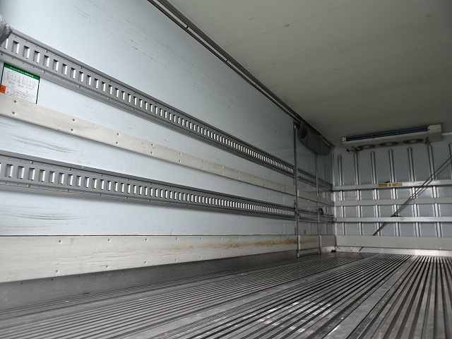 日野レンジャー冷凍車（冷蔵車）中型（4t）[写真09]