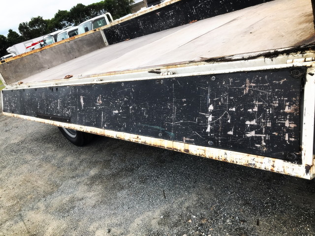 日野デュトロ平ボディ小型（2t・3t）[写真12]