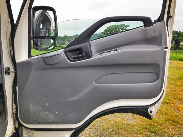 日野デュトロ平ボディ小型（2t・3t）[写真24]