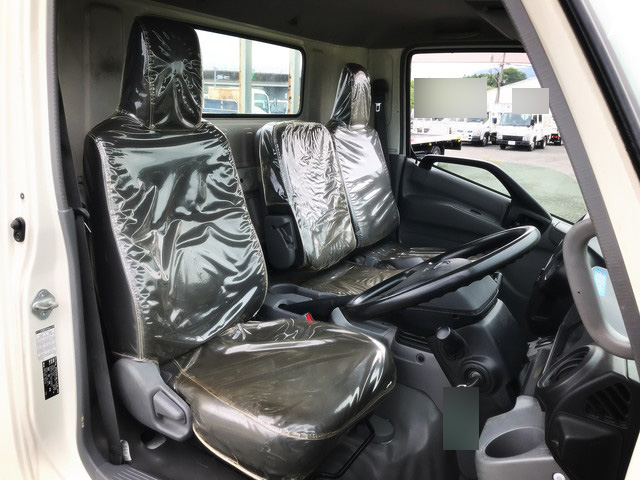 日野デュトロ平ボディ小型（2t・3t）[写真26]